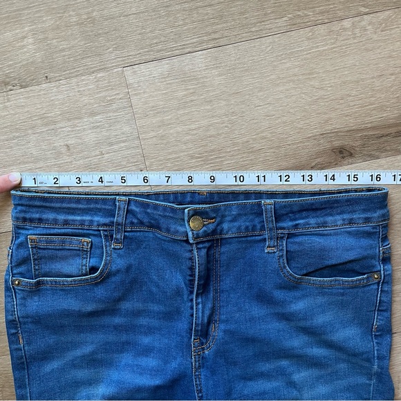 Jeans - Picture 3 of 4